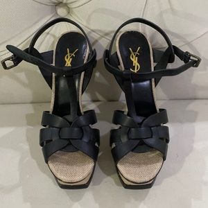 Saint Laurent tribute 105 mm 
Raffia 100%, Calf Leather 100%
Calf Leather 100%